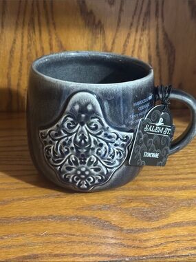 Salem st. Stoneware ghost 👻 coffee mug